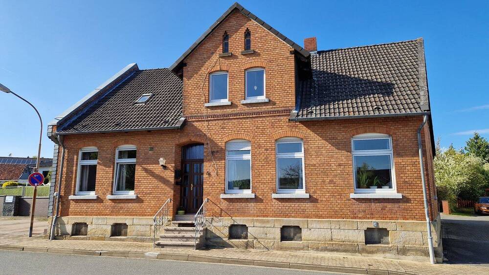 Mehrfamilienhaus, Wohnhaus Grasleben - 7 Zimmer, 185 m&sup2;, 190.000&euro; | Angebot:26703004