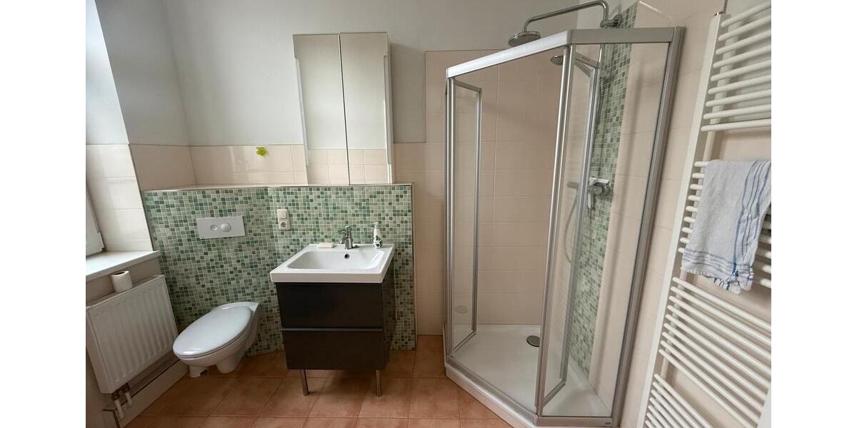 Etagenwohnung Laage - 8 Zimmer, 210 m&sup2;, 1.450&euro; | Angebot:23653517