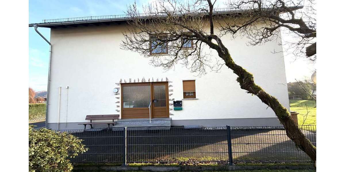 Einfamilienhaus Dillenburg Manderbach - 8 Zimmer, 210 m&sup2;, 365.000&euro; | Angebot:24359350