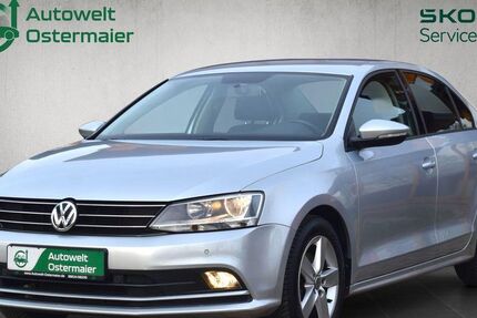 VW Jetta 43.285 km 10.385 € Tacherting 83342