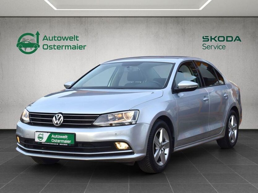 VW Jetta 43.285 km 10.385 € Tacherting 83342