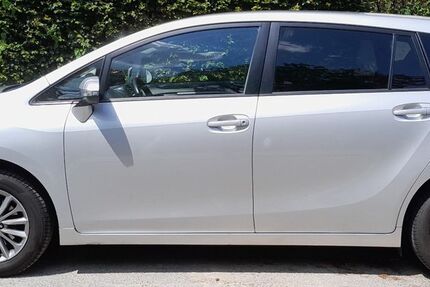 Toyota Verso 103.900 km 10.000 &euro; München 81925