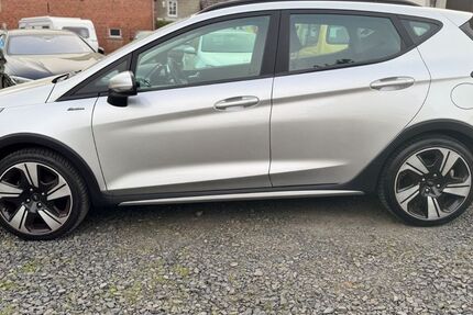 Ford Fiesta 36.000 km 13.900 &euro; Grebenau - Schwarz 36323