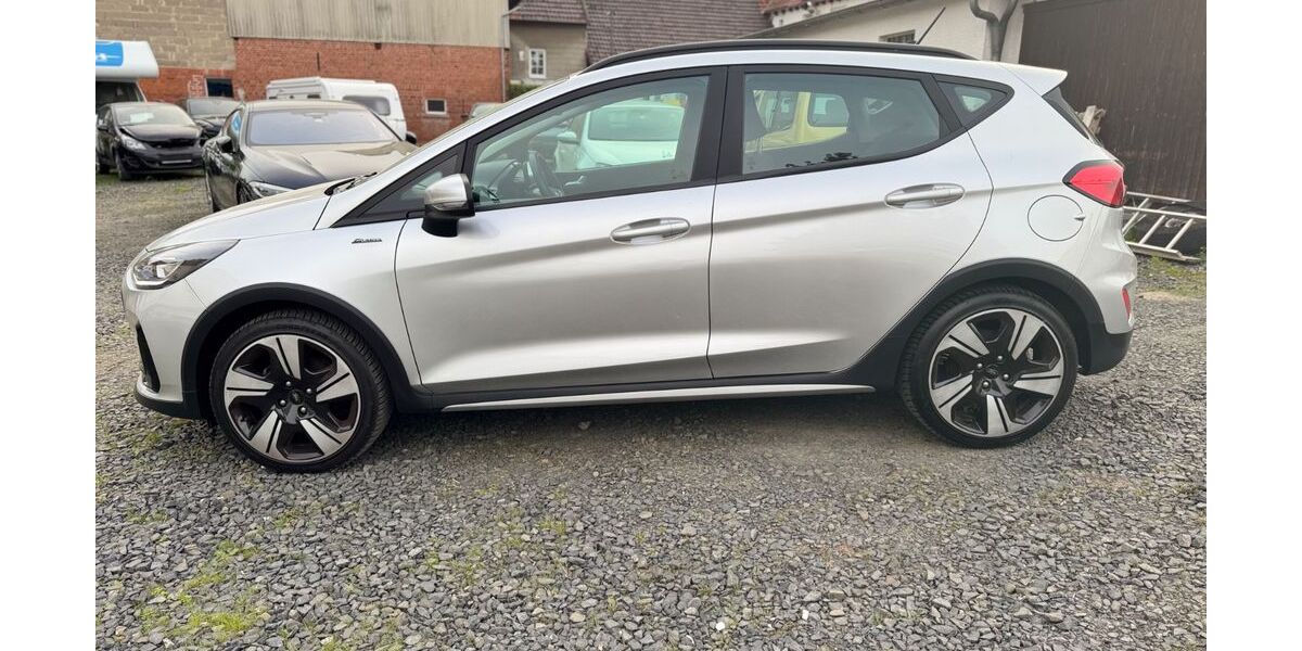 Ford Fiesta 36.000 km 13.900 &euro; Grebenau - Schwarz 36323