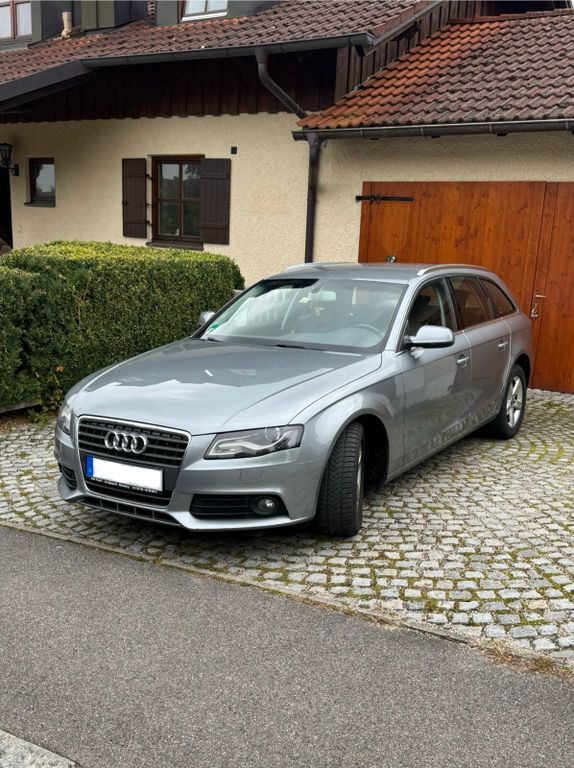 Audi A4 196.000 km 8.400 € Ast 84184