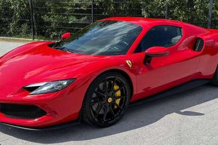 Ferrari 296 GTS 6.000 km 300.950 € Berlin 12099