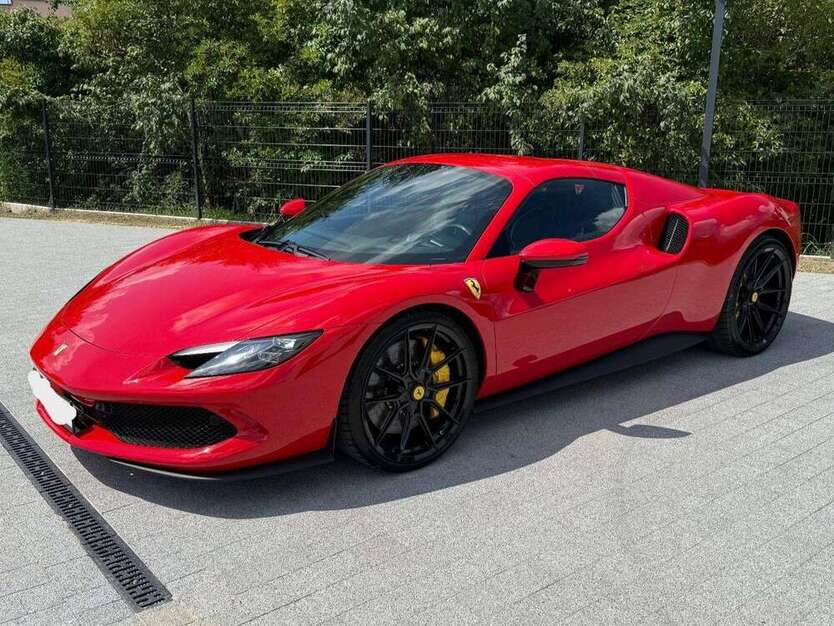 Ferrari 296 GTS 6.000 km 300.950 € Berlin 12099