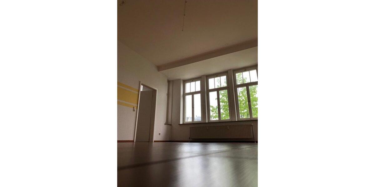 Etagenwohnung Plauen - 2 Zimmer, 68 m&sup2;, 299&euro; | Angebot:26669942