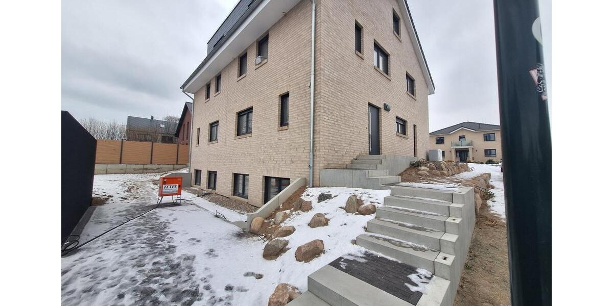 Doppelhaushälfte Scharbeutz - 7 Zimmer, 205 m&sup2;, 3.500&euro; | Angebot:25368993