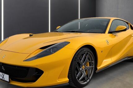 Ferrari 812 14.900 km 309.900 &euro; München 81369