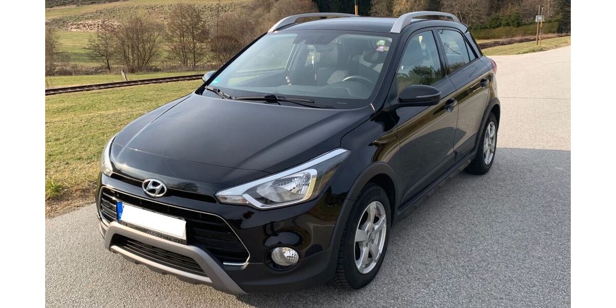 Hyundai i20 99.999 km 9.900 &euro; Zachenberg 94239