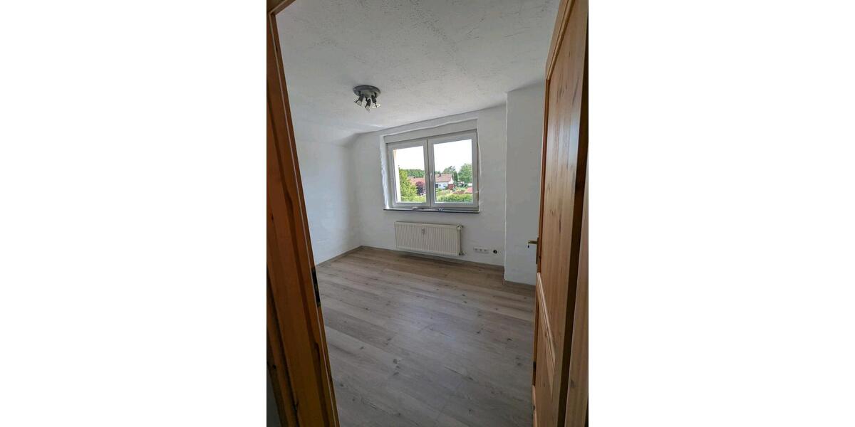 Einfamilienhaus Gillenfeld - 9 Zimmer, 250 m&sup2;, 335.000&euro; | Angebot:25512713