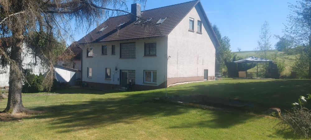 Haus zum Kaufen in Freiensteinau 265.000 € 240 m²