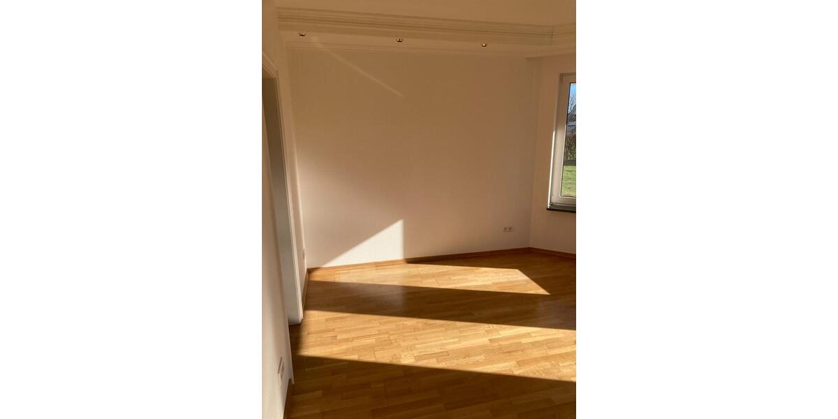 Helle, großzügige Erdgeschosswohnung mit Garten 3 zimmer