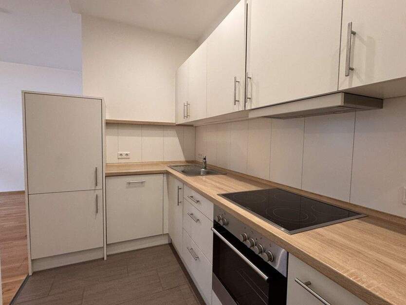 Geräumige 2-Zimmer-Wohnung mit EBK in S-Bahn-Nähe Heimstetten 2 zimmer