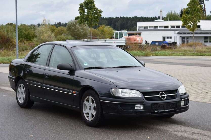 Opel Omega 110.000 km 2.990 € Schramberg 78713