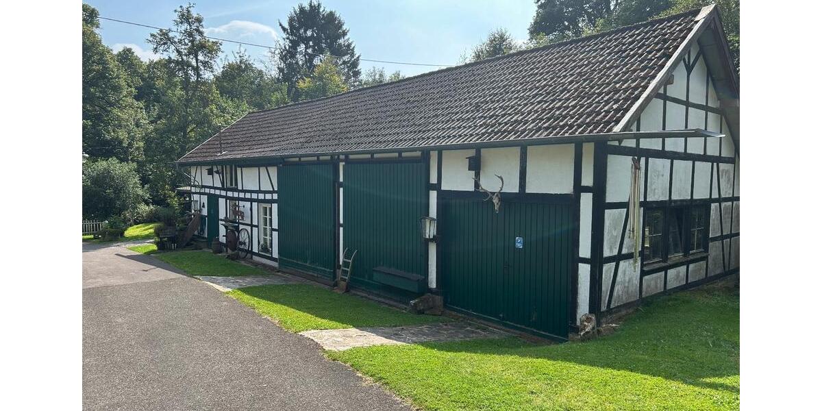 Einfamilienhaus Hellenthal - 9 Zimmer, 220 m&sup2;, 629.000&euro; | Angebot:27009180
