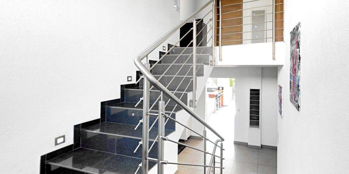 Einfamilienhaus Laupheim - 8 Zimmer, 255 m&sup2;, 1.199.000&euro; | Angebot:23482006