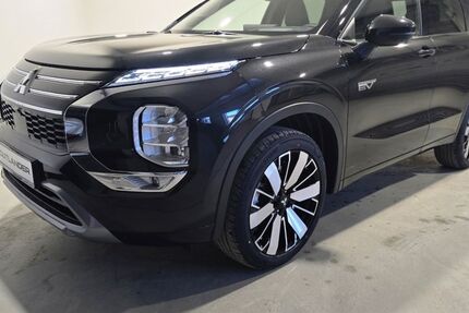 Mitsubishi Plug-in Hybrid Outlander 8.999 km 44.900 &euro; Mönchengladbach 41061