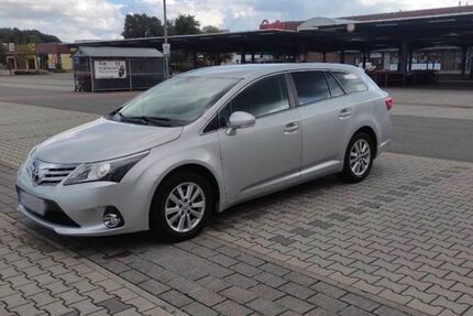 Toyota Avensis 245.500 km 4.100 &euro; Hamburg 22115