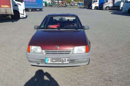 Opel Kadett 74.000 km 1.500 &euro; Büdingen, Stadt 63654