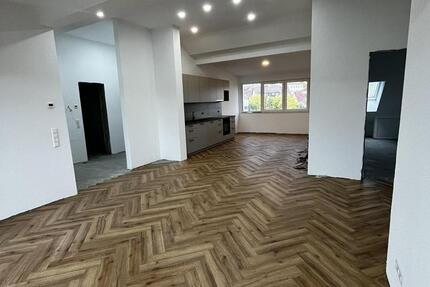 Neubauwohnung in Nürtingen – 3 Zimmer, Balkon & Moderne-Ausstattung zimmer