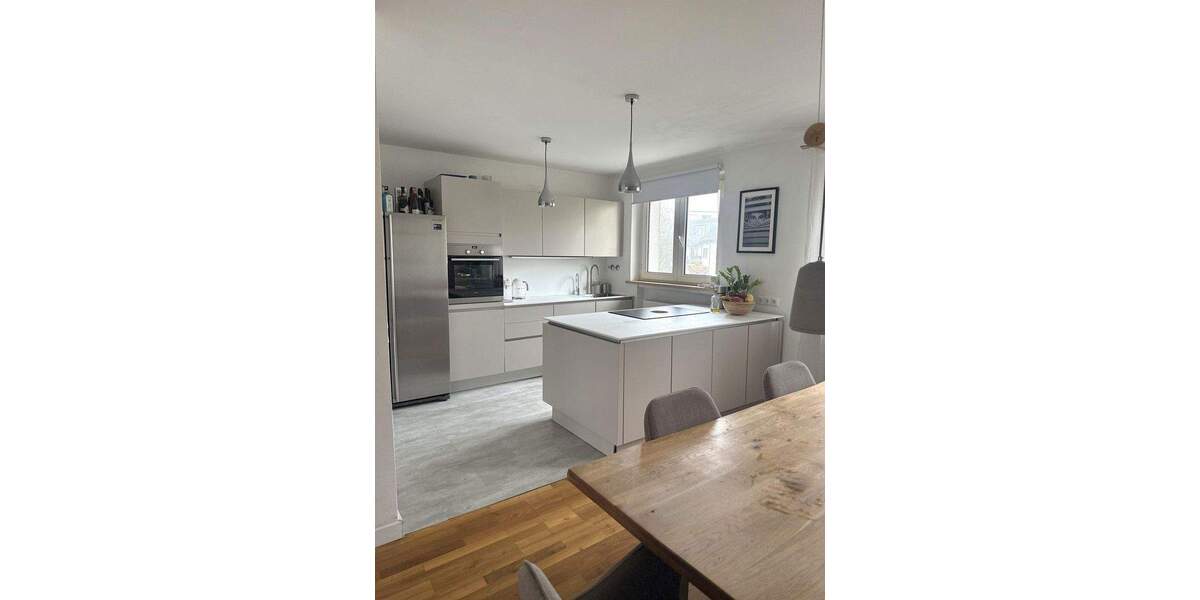 * Provisionsfrei * 5-Zimmer Wohnung mit Balkon in Landshut-Schönbrunn 5 zimmer