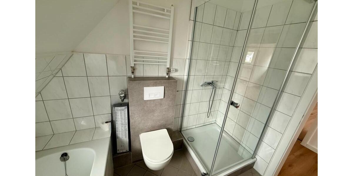 Dachgeschoßwohnung Bielefeld Heepen - 4 Zimmer, 82 m&sup2;, 998&euro; | Angebot:26642918