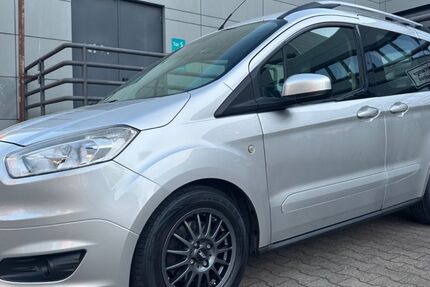 Ford Tourneo Courier 106.323 km 7.980 &euro; Berlin 13353