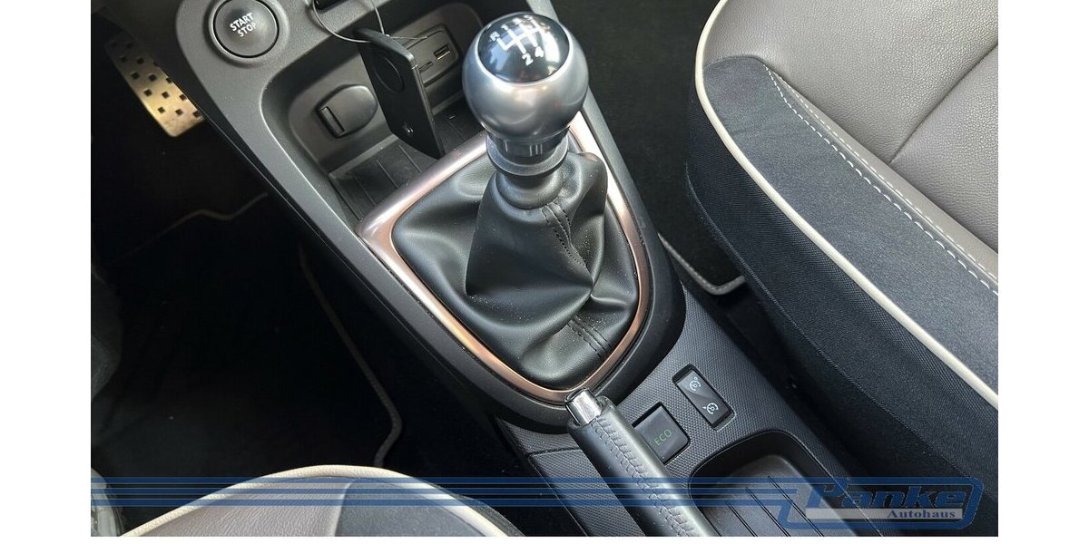 Renault Captur 1.5 dCi Elysee*SHZ*NAV*Leder*R-Link*LED* 52.972 km 11.990 &euro; Berlin 13187