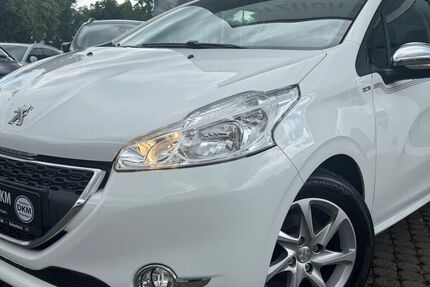 Peugeot 208 130.000 km 3.999 &euro; Bickenbach 64404
