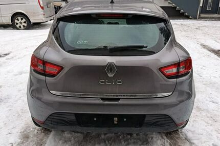 Renault Clio 97.000 km 4.950 &euro; Nürnberg 90451