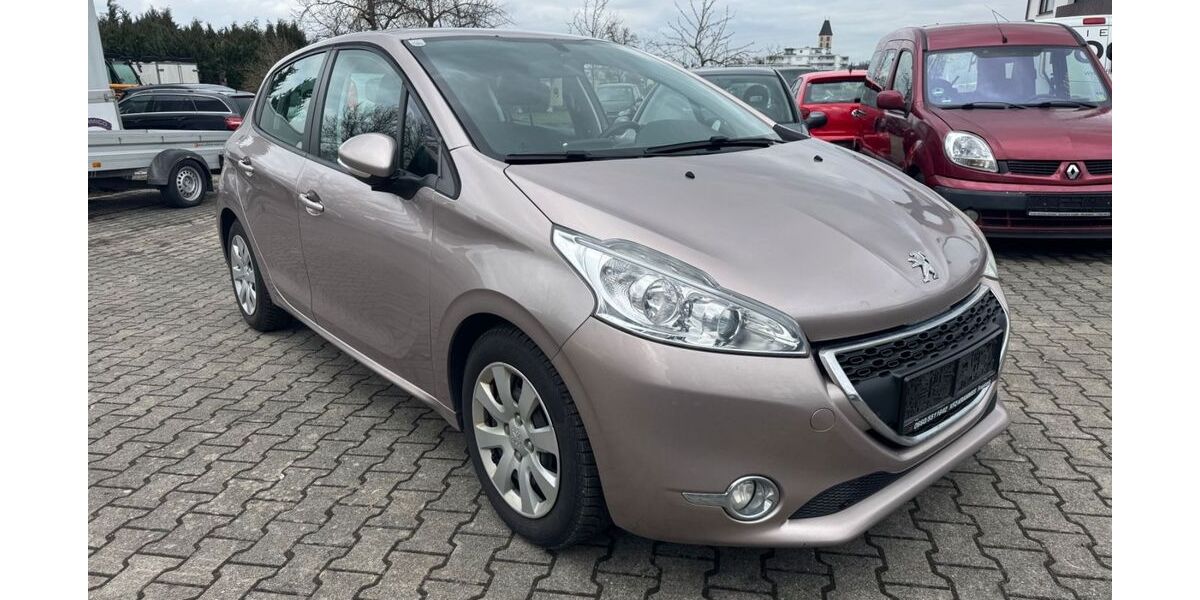 Peugeot 208 85.000 km 2.990 &euro; Baienfurt 88255