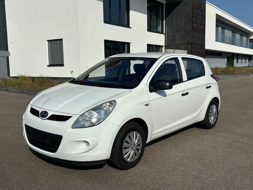 i20