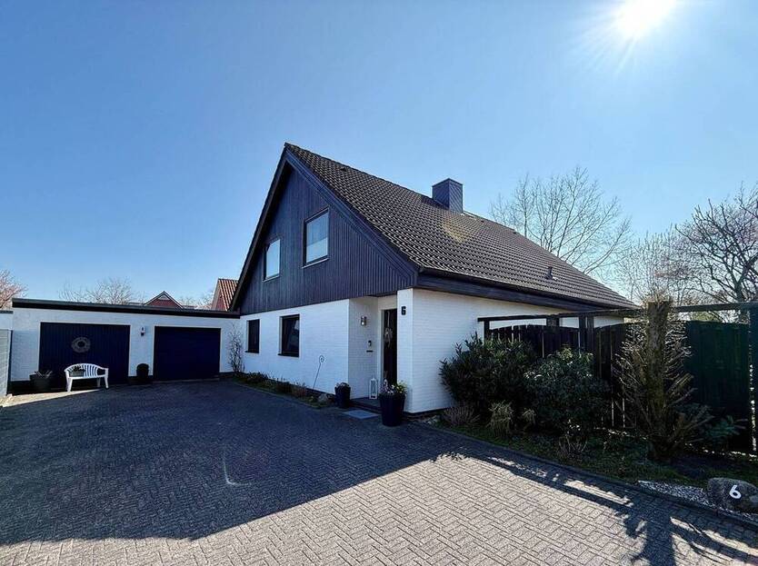 Sehr gepflegtes, großzügiges Einfamilienhaus am Mühlenende zu verkaufen