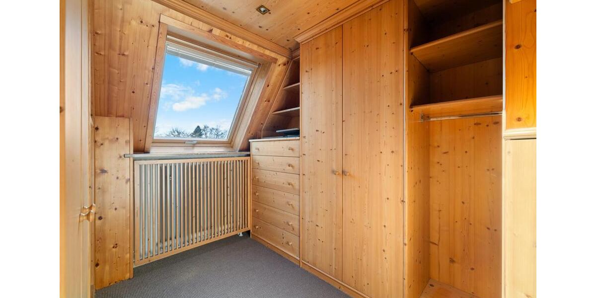 Einfamilienhaus Neusäß - 6 Zimmer, 193 m&sup2;, 2.900&euro; | Angebot:23838311