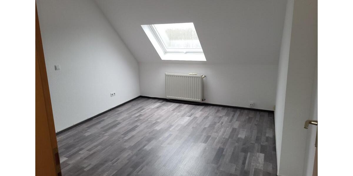 Dachgeschoßwohnung Zweibrücken - 5 Zimmer, 113 m&sup2;, 610&euro; | Angebot:26221496