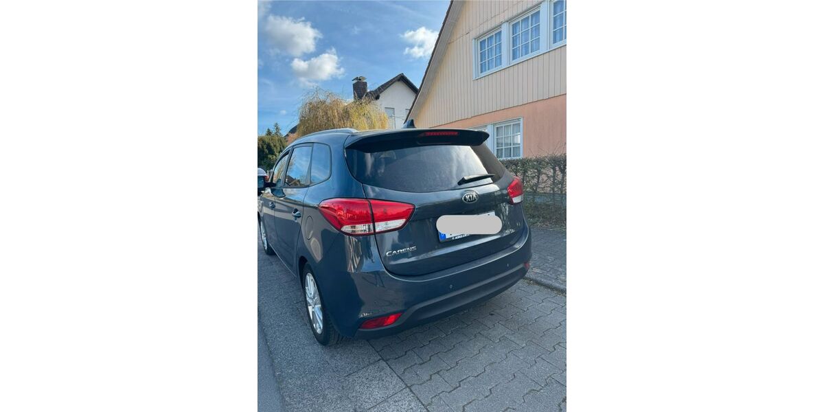 Kia Carens 128.000 km 8.600 &euro; Bad Homburg 61350