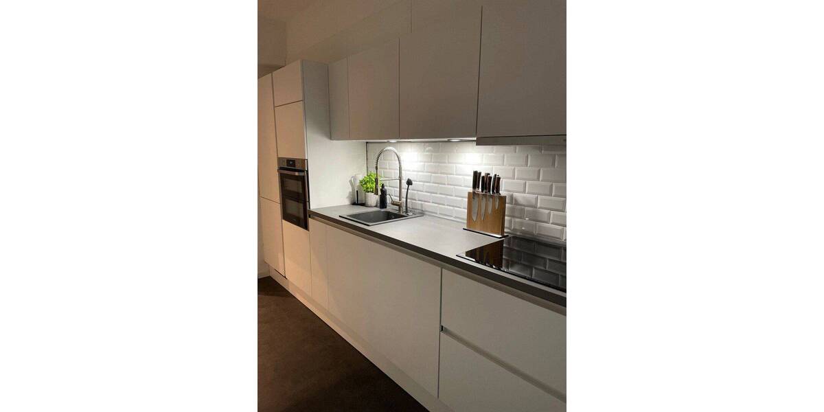 Etagenwohnung Düsseldorf Düsseltal - 3 Zimmer, 100 m&sup2;, 1.800&euro; | Angebot:26805160