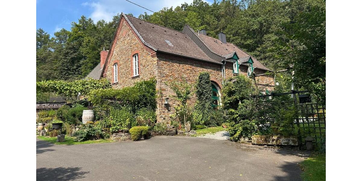 Einfamilienhaus Hellenthal - 9 Zimmer, 220 m&sup2;, 629.000&euro; | Angebot:27009180