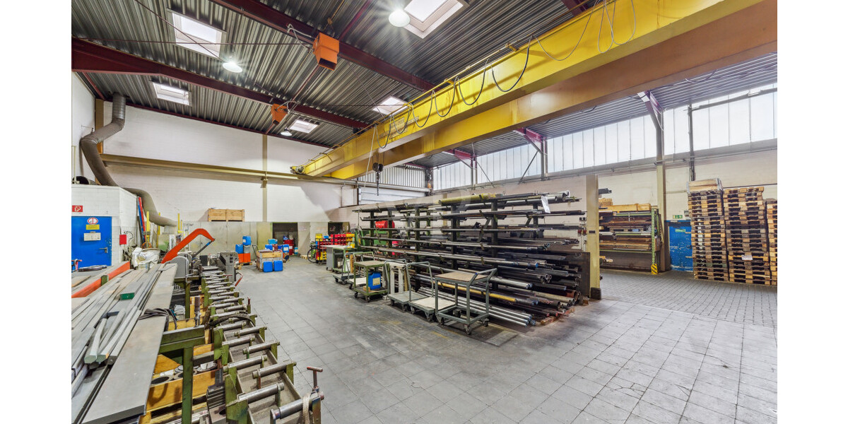 Funktionaler Gewerbekomplex in zentraler Lage - ideale Investitionsoption. zimmer