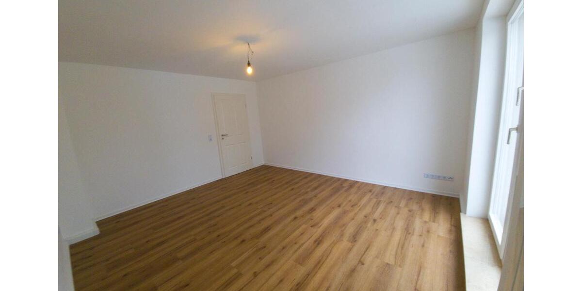 Etagenwohnung Hohenmölsen - 3 Zimmer, 61 m&sup2;, 70.000&euro; | Angebot:26701386