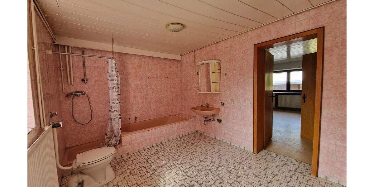 Einfamilienhaus Nonnweiler Braunshausen - 7 Zimmer, 178 m&sup2;, 89.000&euro; | Angebot:25523755