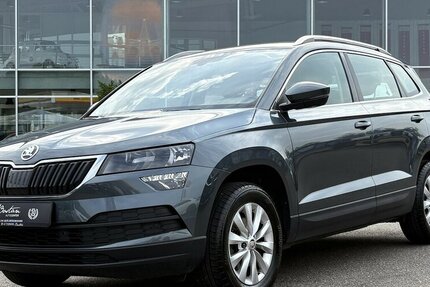 Skoda Karoq Ambition KAMERA/NAVI/CARPLAY/KEYLESS/AHK 89.698 km 15.800 &euro; Villingen-Schwenningen 78054
