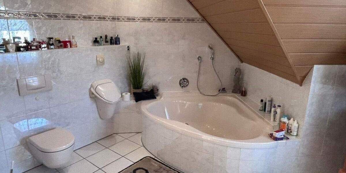 Terrassenwohnung Bünde Bustedt - 4 Zimmer, 166 m&sup2;, 369.000&euro; | Angebot:25915946