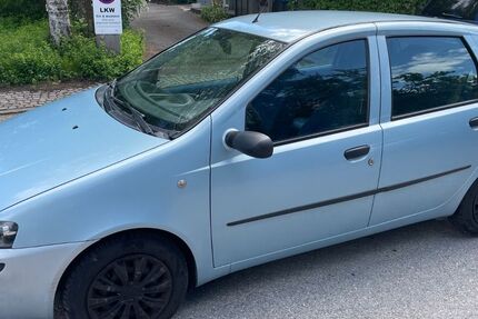 Fiat Punto 97.000 km 590 &euro; München 81379