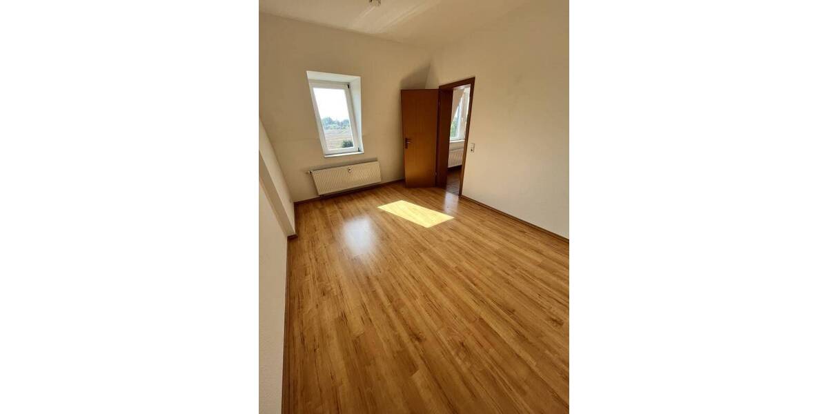 Etagenwohnung Mittweida - 3 Zimmer, 75 m&sup2;, 560&euro; | Angebot:26834293