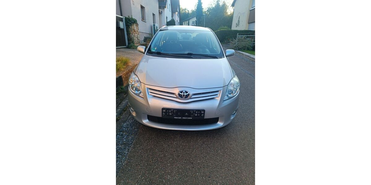 Toyota Auris 102.000 km 6.300 &euro; Rauenberg 69231
