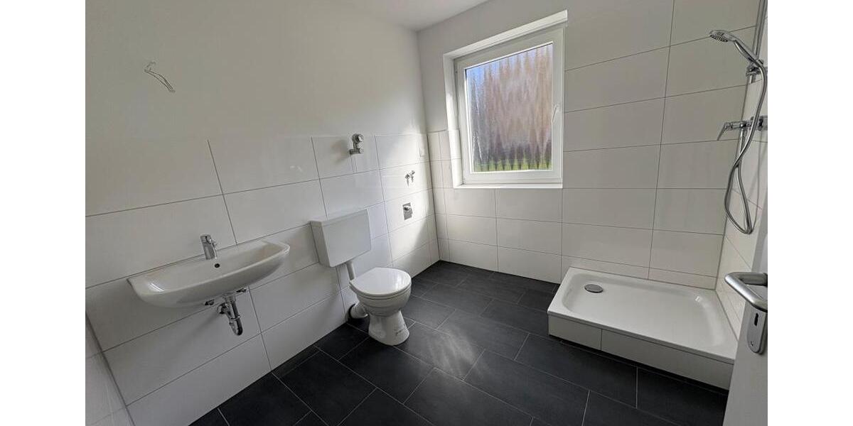 Erdgeschoßwohnung Wilhelmshaven Fedderwardergroden - 2 Zimmer, 64 m&sup2;, 429&euro; | Angebot:26003318