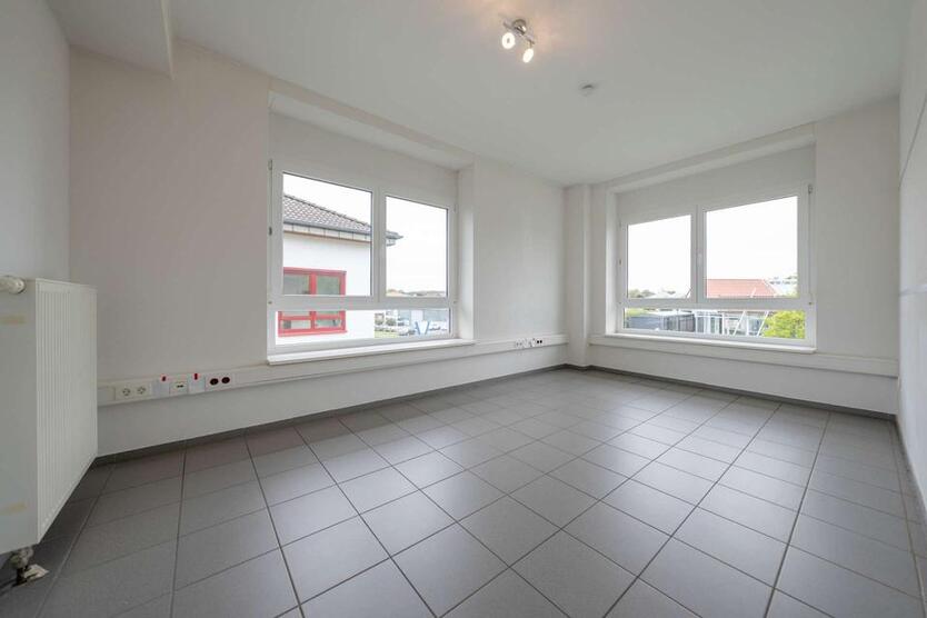 Moderne ca. 140 m² große Bürofläche in verkehrsgünstiger Lage von Südkirchen zimmer